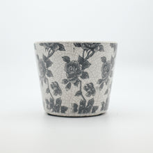 Load image into Gallery viewer, Old Style Dutch Pots Black - 6 Designs (14 x 14 x 12cm)

